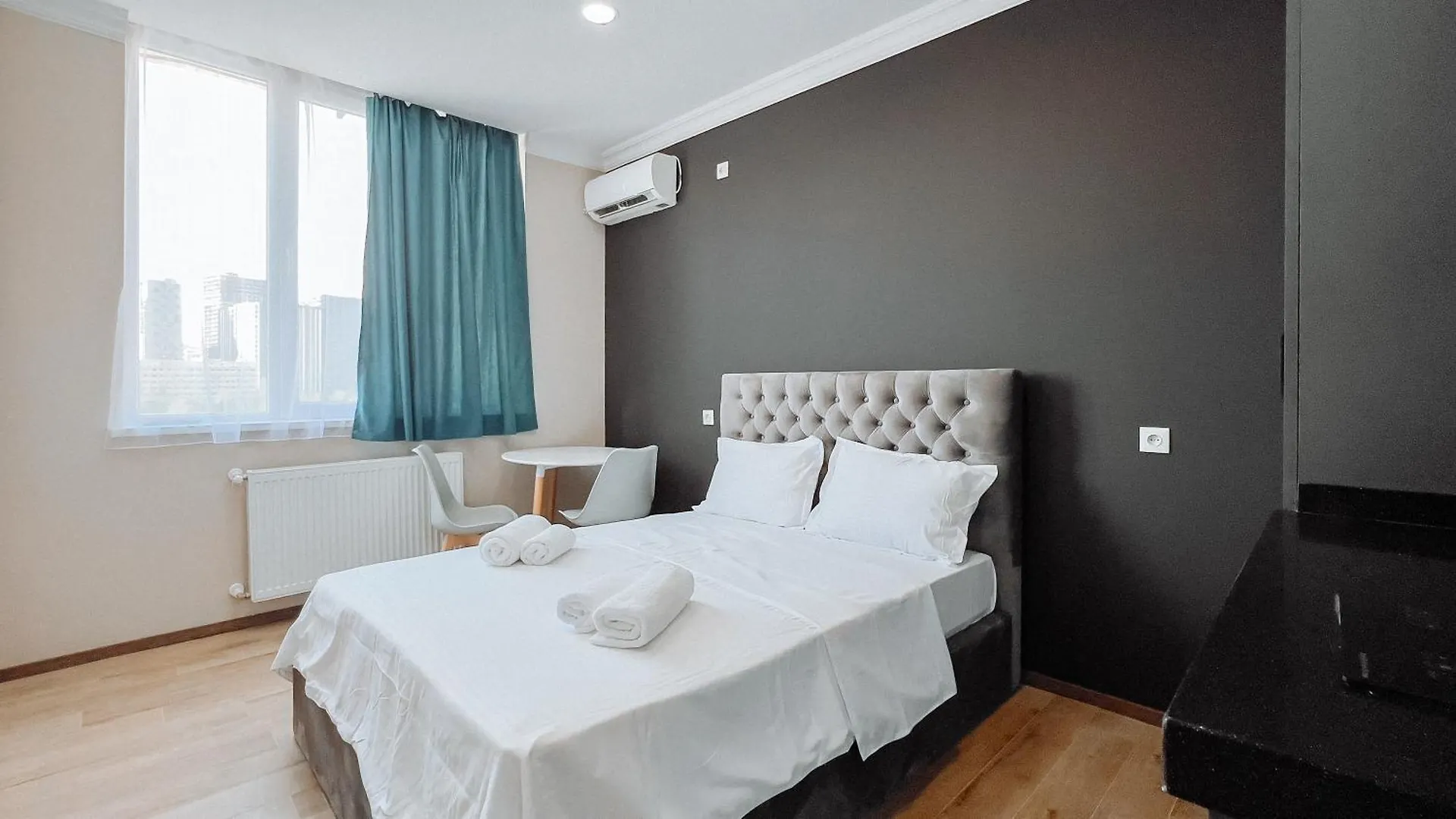Kontakte von Lux Apartments 12 1